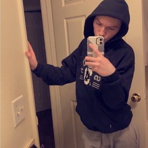 Meet your Posher, Sebastian